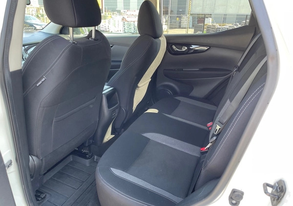 Nissan Qashqai cena 93000 przebieg: 52000, rok produkcji 2021 z Piastów małe 154